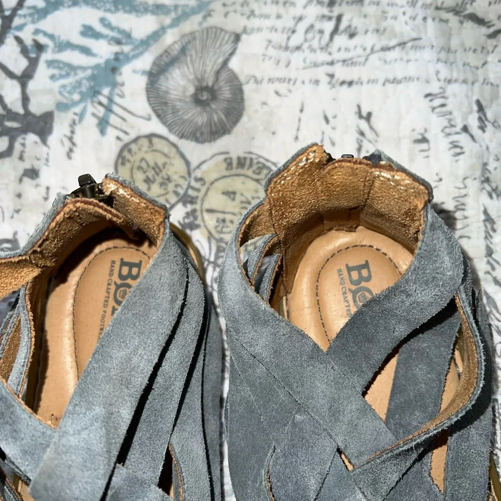 Born IWA WOVEN Dark Grey Suede Sandals Sz 6 - Picture 2 of 9